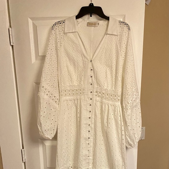 White dress - Picture 2 of 5